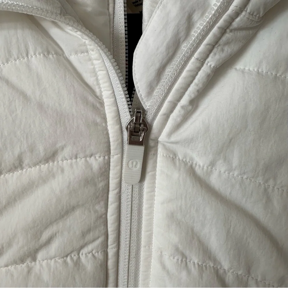 Lululemon Another Mile Puffer Hooded Jacket White Size 4 NWT